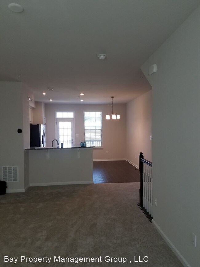 Foto del edificio - 2 br, 2.5 bath House - 108 S Newkirk St