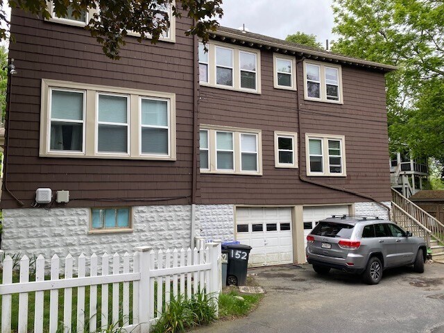 Foto principal - 152 Lake St