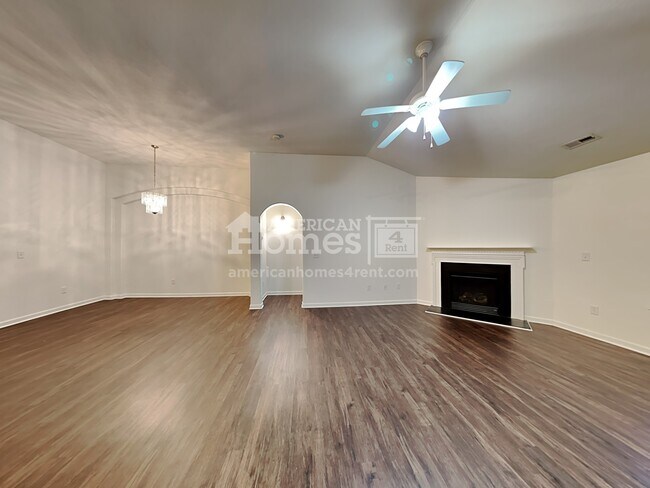 Foto del edificio - 16 Slow Creek Drive
