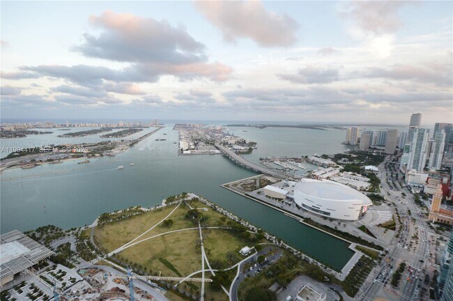 Foto del edificio - 1100 Biscayne Blvd