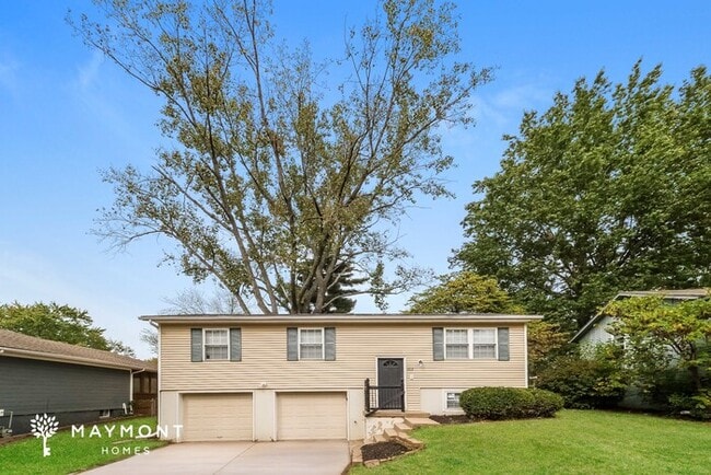 Building Photo - 313 NE Lakeview Dr