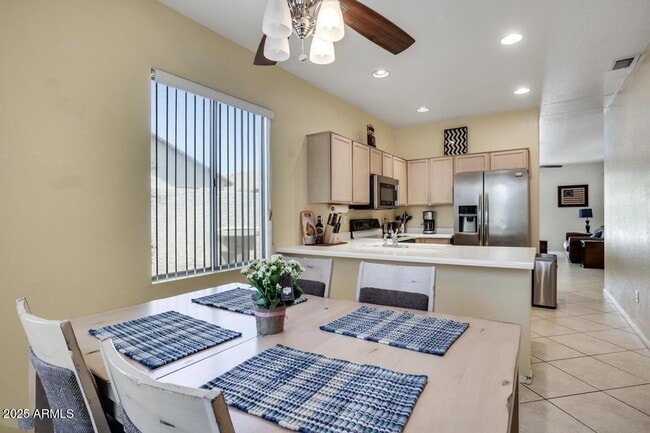 Foto del edificio - 8857 N 66th Ave