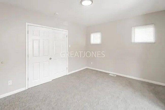 Foto del edificio - 2835 N Hanley Rd