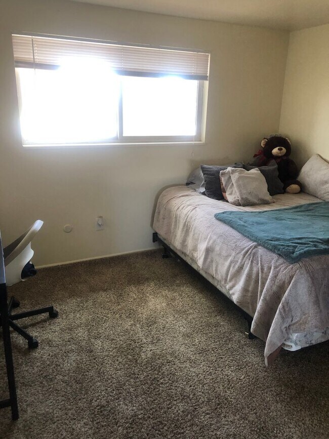 Foto del edificio - 2 Bedroom Apartment near Orem Library