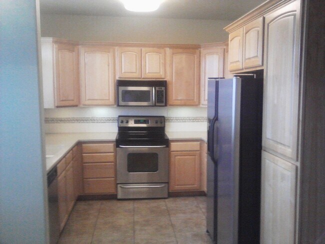 Building Photo - Beautiful home with RV pad