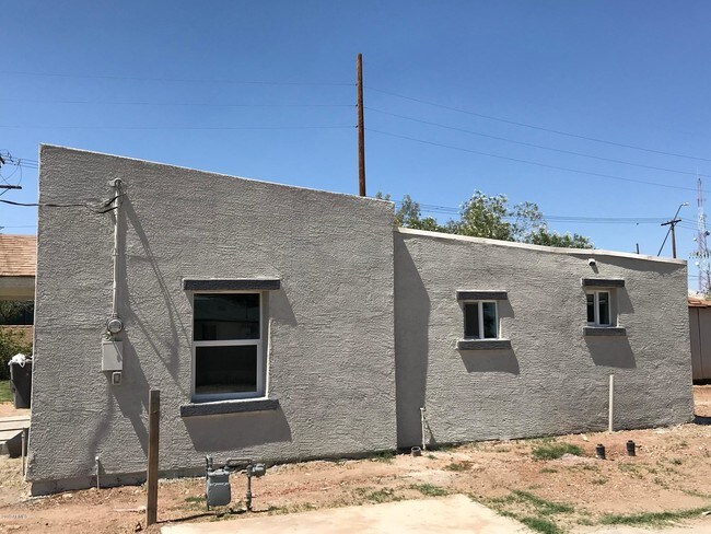 Building Photo - 575 N Sirrine