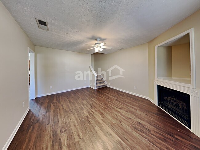 Foto del edificio - 1509 Locomotive Drive