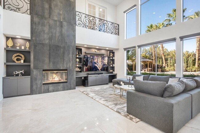 Foto del edificio - 1372 Peninsula Point Ave