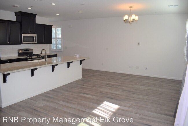 Building Photo - 4 br, 2.5 bath House - 8343 Frontera Drive