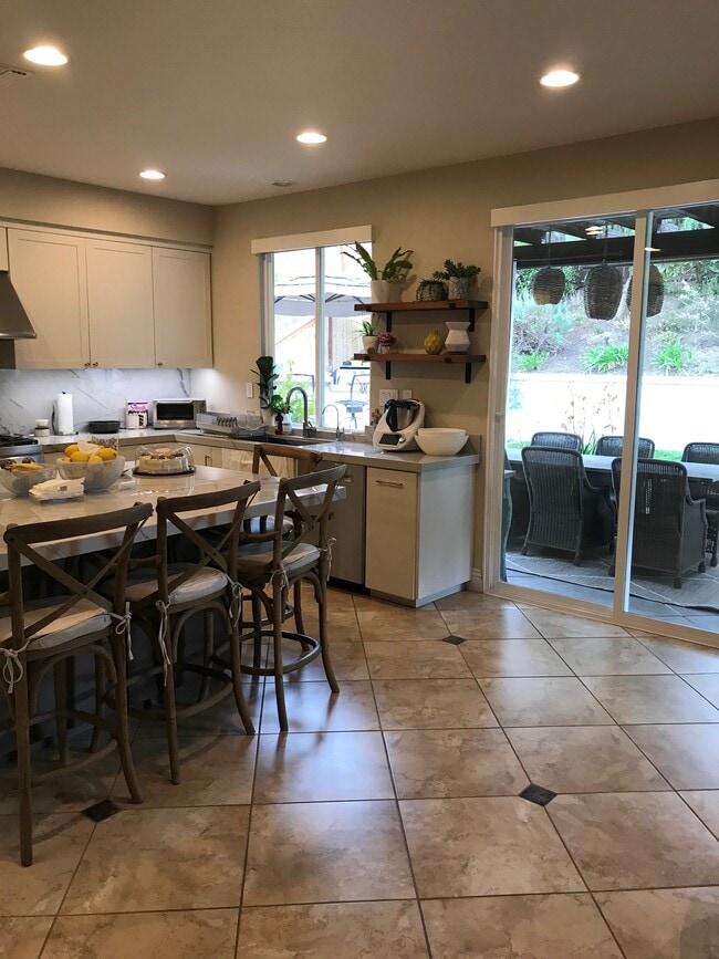 Foto del edificio - 546 Old Trail Dr