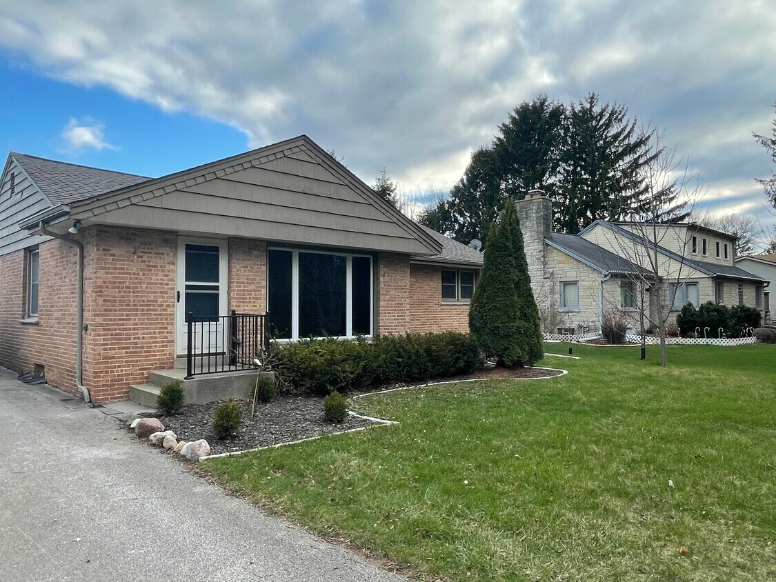 449 W Bradley Rd, Fox Point, WI 53217 House for Rent in Fox Point, WI