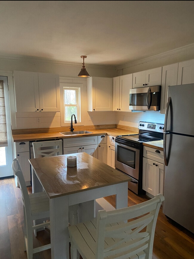 Building Photo - 206 E Paschal St