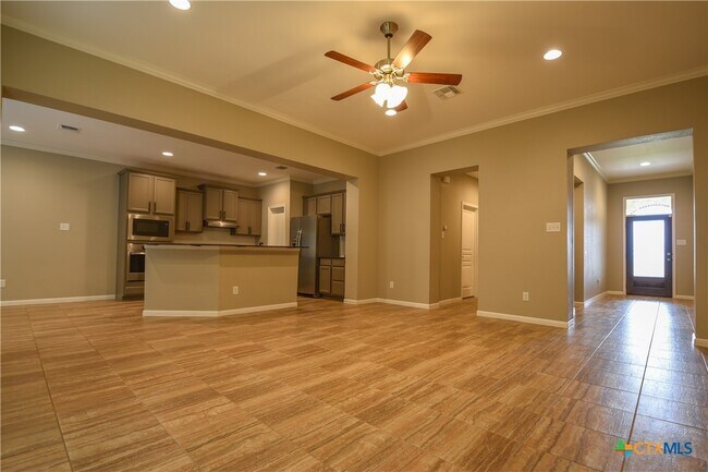 Foto del edificio - 7712 Kendall Hill Dr