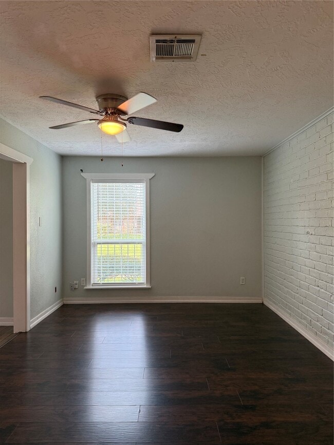 Foto del edificio - 7425 Cook Rd