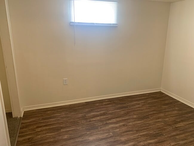 Building Photo - 680 Lincoln Dr