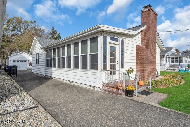 Building Photo - 228 Fischer Blvd