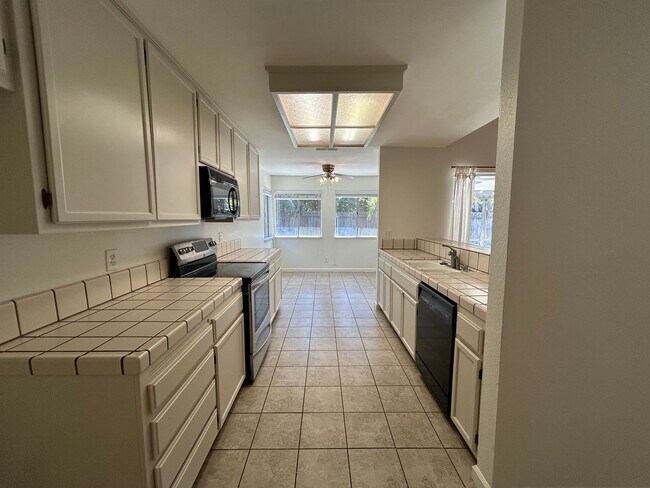 Building Photo - 4516 Endicott Dr