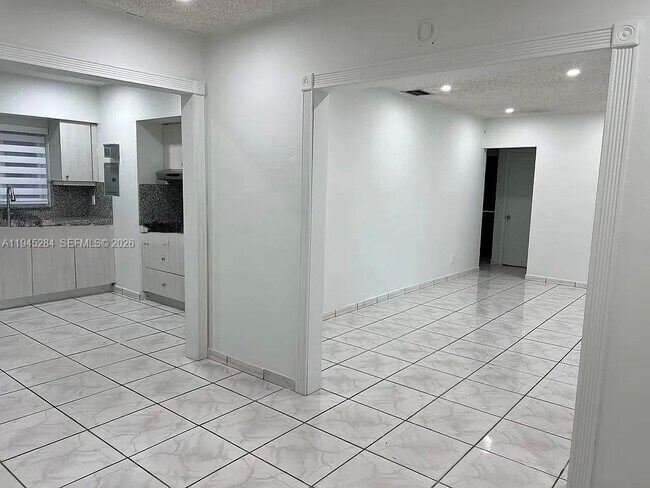 Building Photo - 45 W 60th St