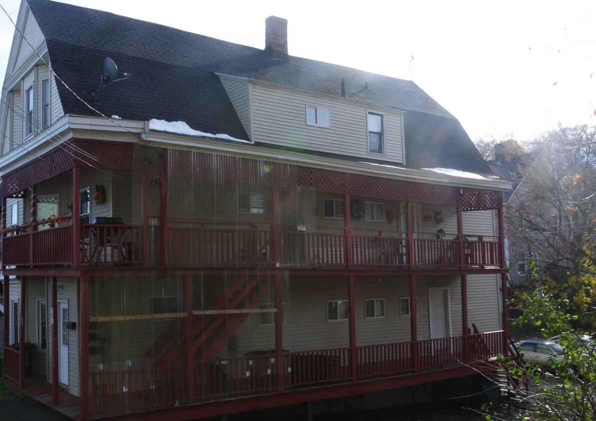 46 Patten St Unit 3, Bangor, ME 04401 Room for Rent in Bangor, ME