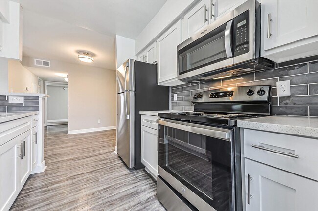 Foto del edificio - 1111 W Main St