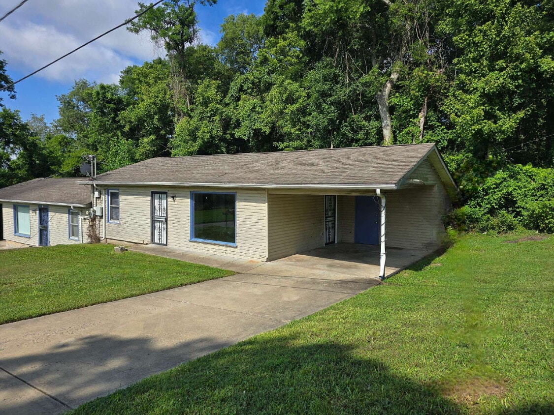 Primary Photo - 198B Locust Dr