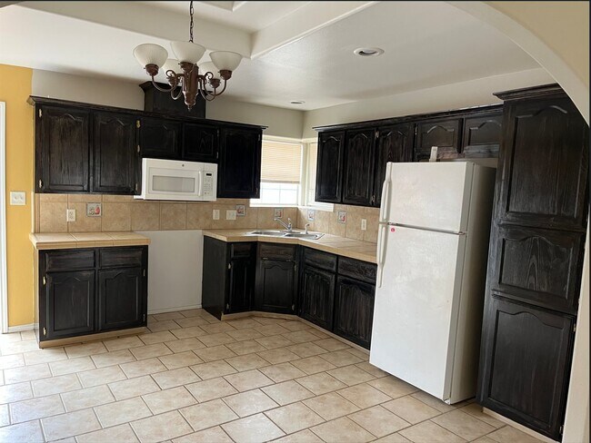 Building Photo - 1804 Agua Fina Ave
