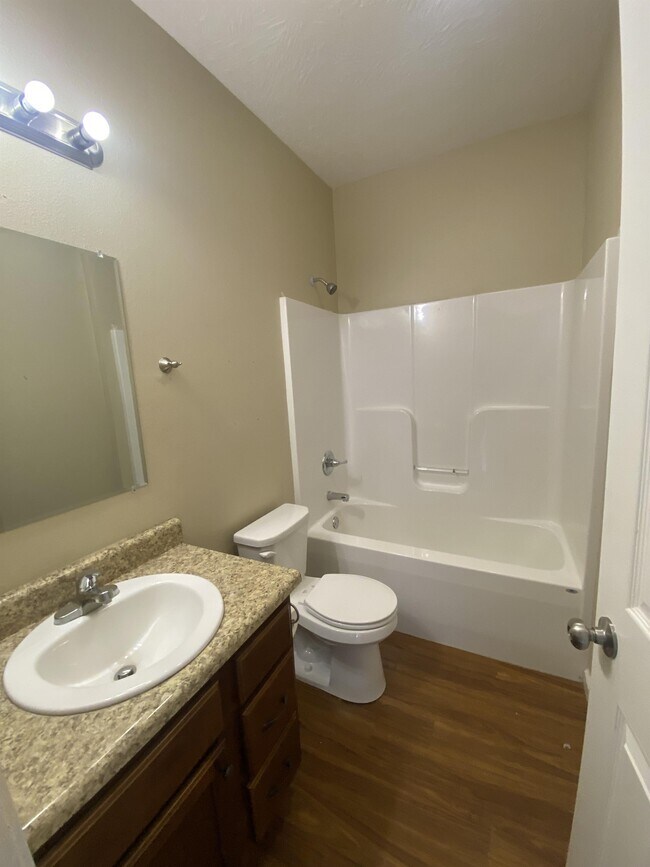 Foto del edificio - 1628 N Barnes Ave