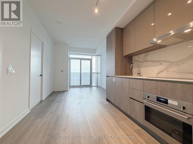 Building Photo - 8 Interchange Wy