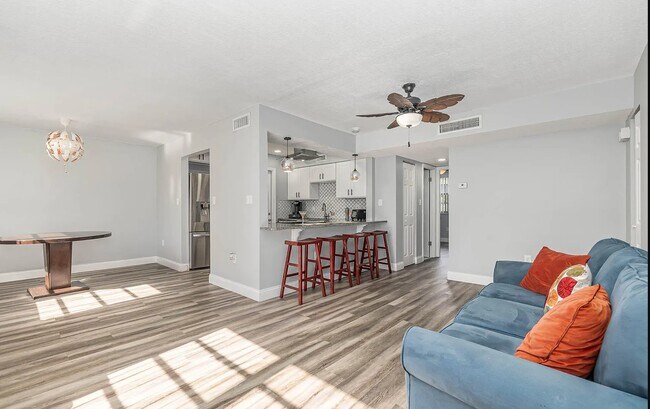 Foto del edificio - 8401 N Atlantic Ave