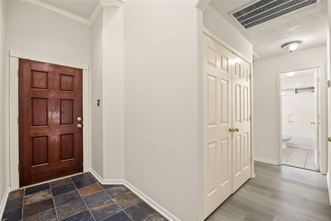 Building Photo - 4823 Lake Daniel Ct