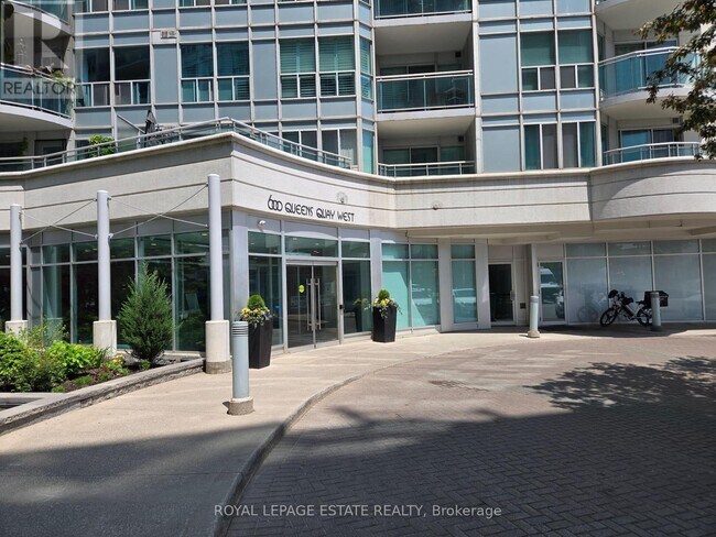 Photo du bâtiment - 600-600 Queens Quay W