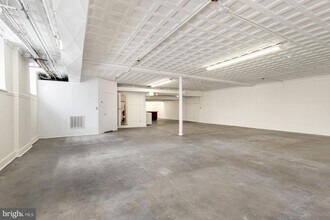 Building Photo - 2512 E Lehigh Ave