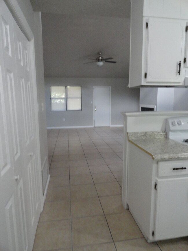 Foto del edificio - 2Bedroom/1Bath Duplex