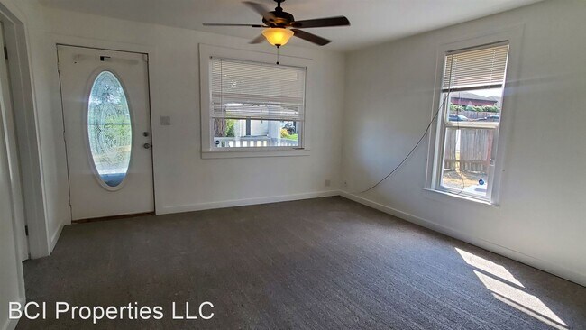 Building Photo - 2 br, 1 bath House - 5420 S. State Street