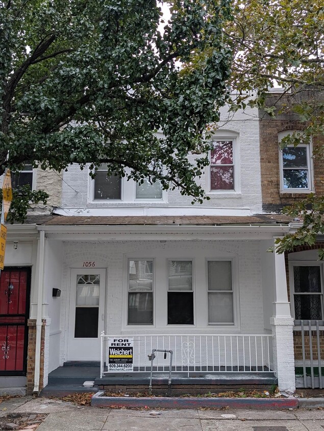 Foto principal - 1056 N Ohio Ave