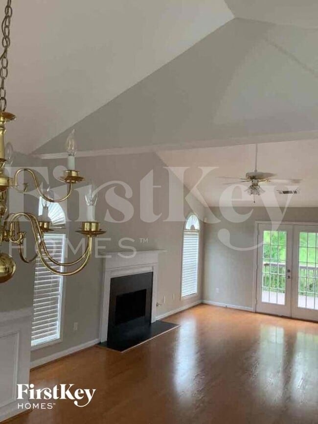 Building Photo - 3810 Riversong Dr NW