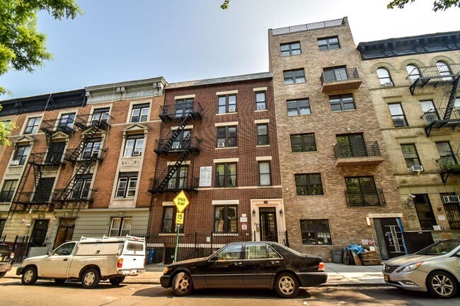 Building Photo - 802 Park Pl