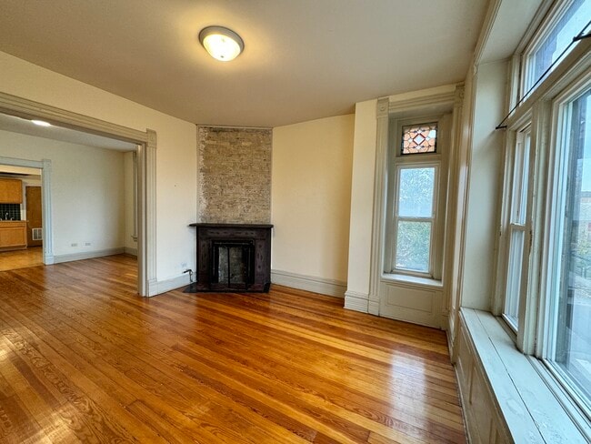 Building Photo - 1437 W Ohio St