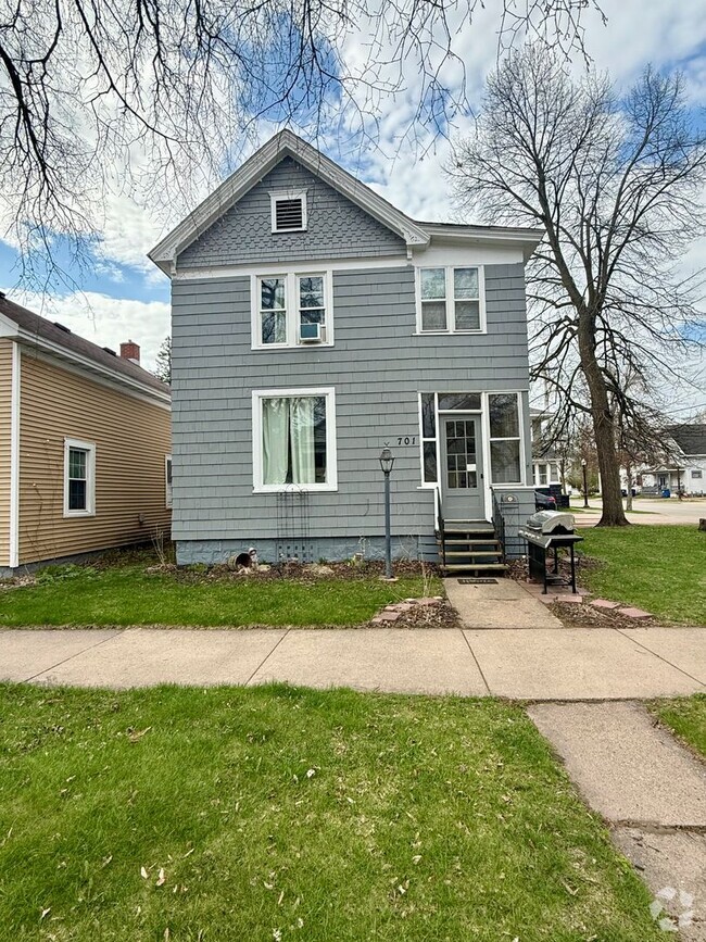 Building Photo - 701 Scott St