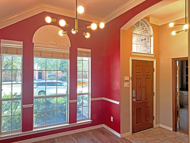 Building Photo - 4233 Sun Creek Ct