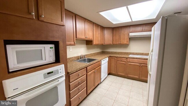 Foto del edificio - 5529 Woodenhawk Cir