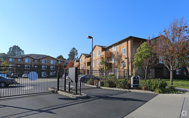 Foto del edificio - Heritage Park at Hilltop| 55+ Senior Affordable Community