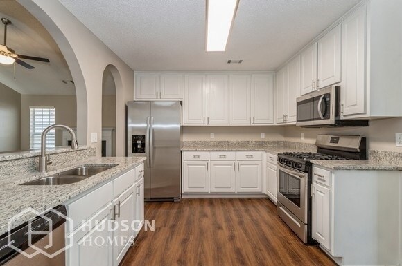 Building Photo - NOW AVAILABLE! - 322 The Gables Dr, McDono...