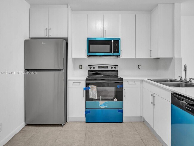 Foto del edificio - 241 NW 40th St