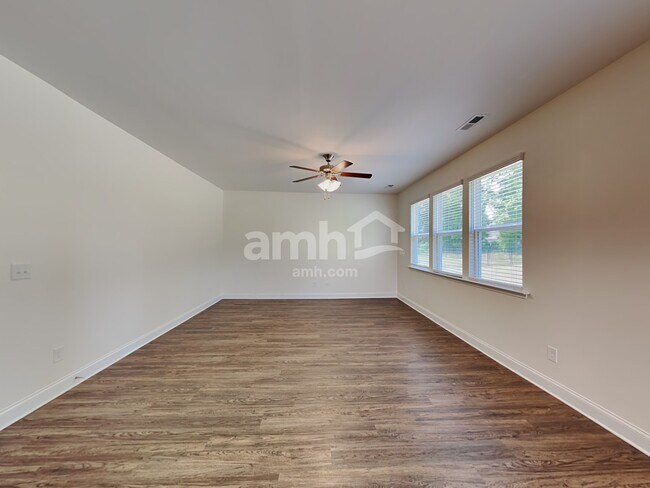 Building Photo - 142 Gregory Drive