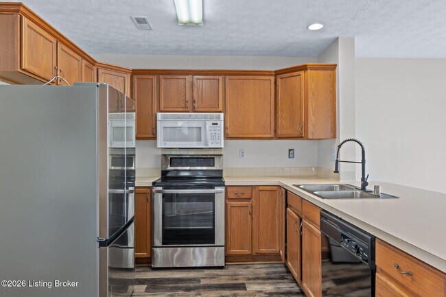 Building Photo - 5001 Middlesex Dr