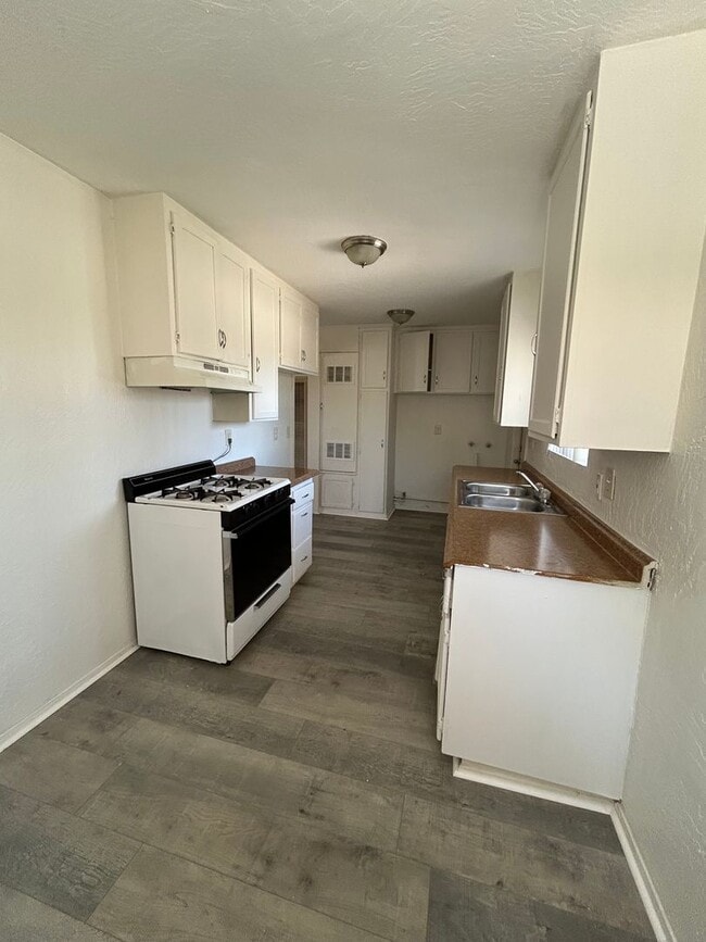 Building Photo - 759