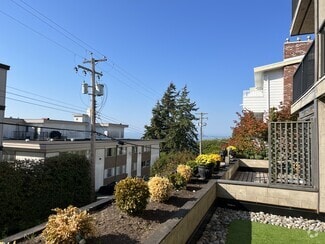 Building Photo - 1285 Martin St