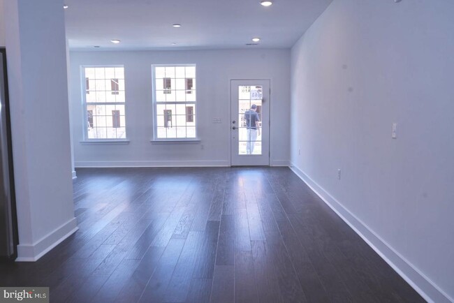 Foto del edificio - 116 Stoutsburg Blvd