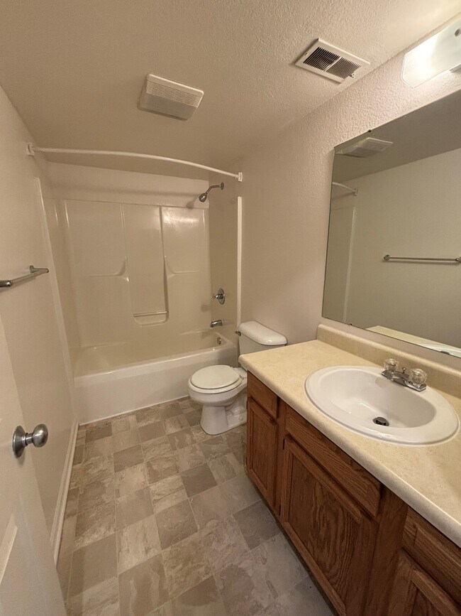 Building Photo - Bayberry Pointe Apartments